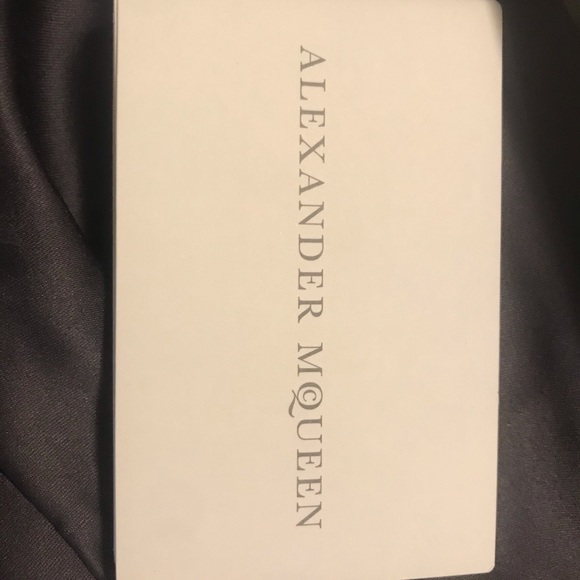 Alexander McQueen purse - Picture 6 of 8